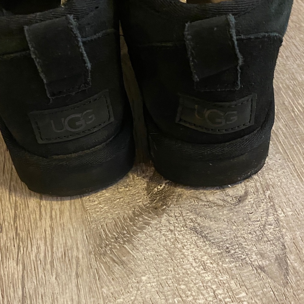 UGG Classic Ultra Mini 7 - Picture 3 of 6